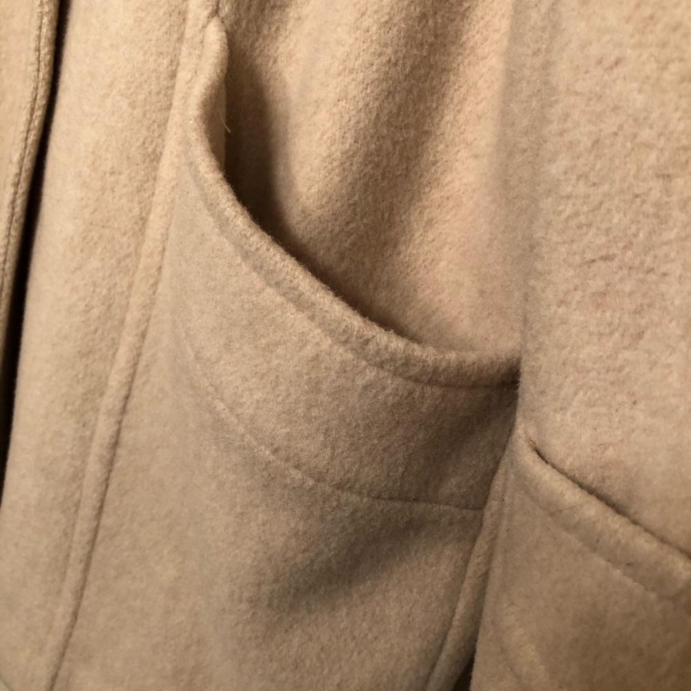 Tan coat - Picture 2 of 6